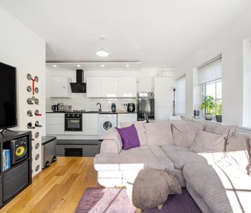 Limetree Court, CM23, Bishop`S Stortford - Photo 3