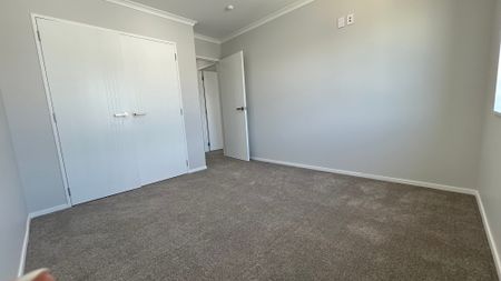 Modern Three Bedrooms Family Home in Fantastic School Zone - Photo 5