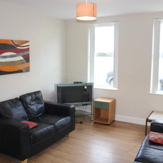 8 Enfield Street (STUDENT LET), Portstewart, BT55 7AL - Photo 1