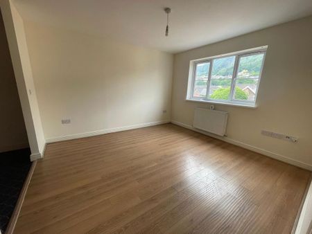 1 bedroom ground floor flat to rent - Photo 3