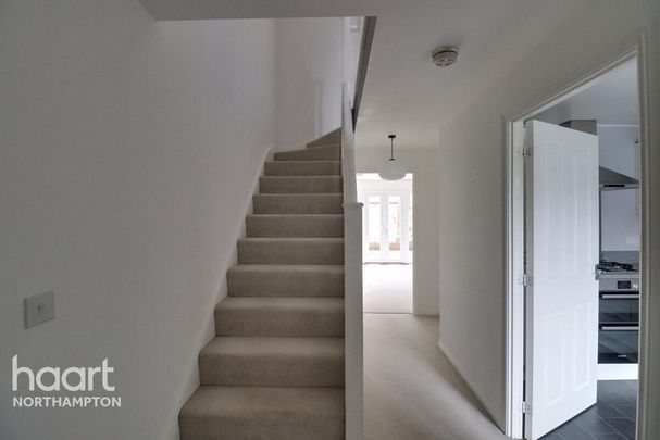 4 bedroom terraced house to rent - Photo 1