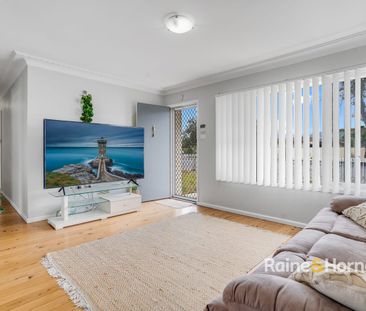 Fully Furnished Immaculate Home! - Photo 1