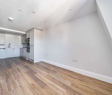 Well-presented one-bedroom apartment with open-plan living and sepa... - Photo 5