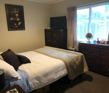 Beachlands, 3 Bedroom in Original Beachlands - Photo 5