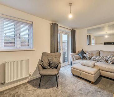 3 bedroom semi-detached house to rent - Photo 2