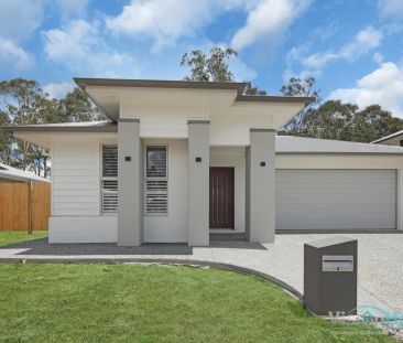 “Big Spacious Family Home !!!!” - Photo 1