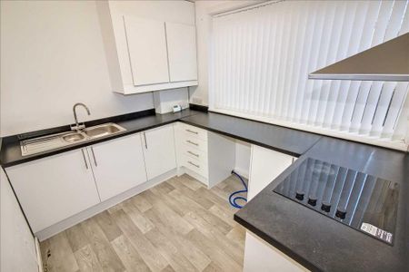 2 bedroom terraced house to rent - Photo 5