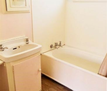 Rosehill 2 bedroom. - Photo 6