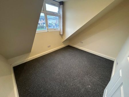 2 bedroom end of terrace house to rent - Photo 2