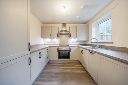 3 bedroom semi-detached house to rent - Photo 5