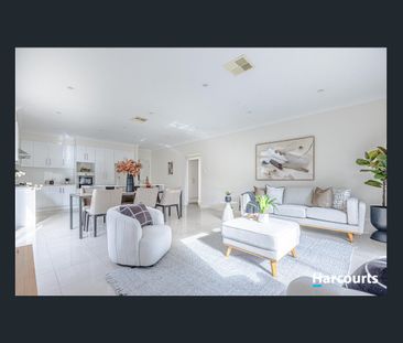 Great family home! Popular location offering easy care living. - Photo 1