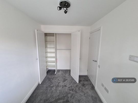 2 bedroom end of terrace house to rent - Photo 1