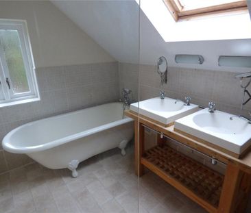 4 bedroom detached house to rent - Photo 5