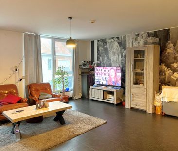 Duplex-appartement met 2 slaapkamers en garage. - Photo 2