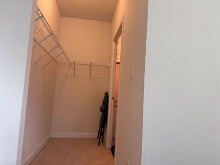 For Lease - 18 Harbour Street Unit# 2105, Toronto, Ontario - Photo 5