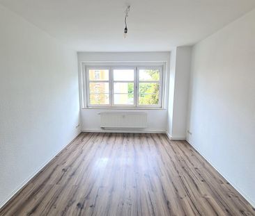 geräumige 2,5 Raum Wohnung auf Wunsch mit EBK - Foto 1