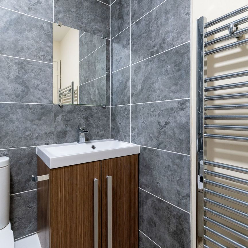 Dabinett Avenue, Hereford - Photo 1