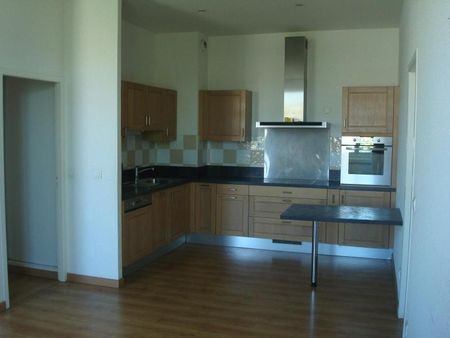 Location Appartement 3 pièces 67m² DRAGUIGNAN 83300 - Photo 3