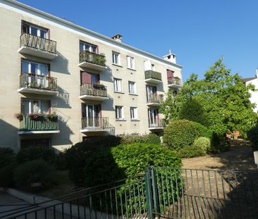 Location Appartement 2 pièces 52m² ST MAUR DES FOSSES 94100 - Photo 6