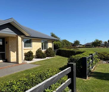 ROLLESTON - 4 BEDROOMS, 2 BATHROOMS, HEATPUMP, DOUBLE GARAGE - Photo 5