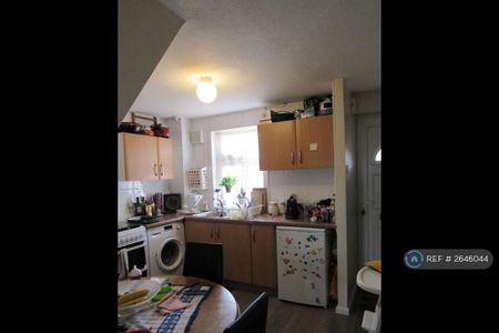 2 bedroom maisonette to rent - Photo 5