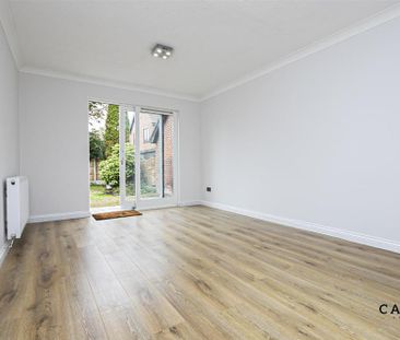 4 bedroom detached house to rent - Photo 2