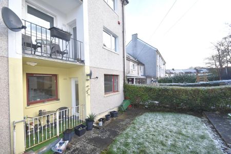 2 bedroom ground floor flat to rent - Photo 3