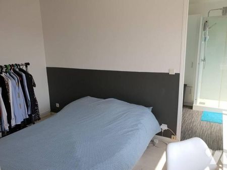 En plein centre ville d'Amiens : appartement au 4ème étage de 46 m² environ à louer avec 1 chamb - Photo 3