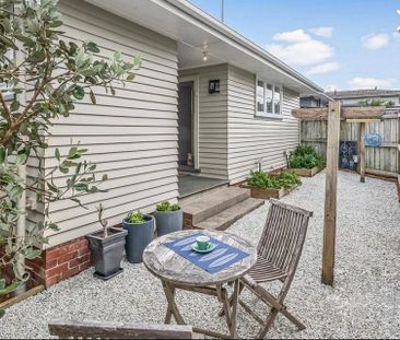 Family Home in Central location - Photo 5