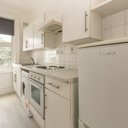 Douglas Road, KT6, London - Photo 3