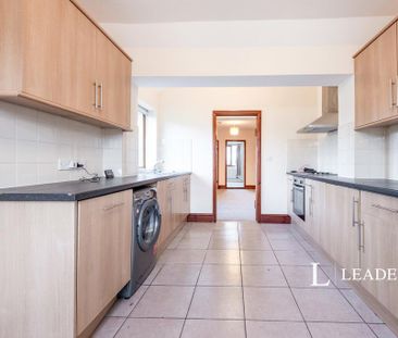 2 bedroom semi-detached house to rent - Photo 2