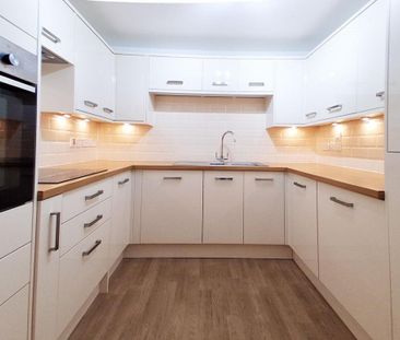 3 bedroom apartment to rent - Photo 4