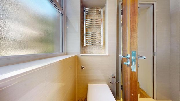 3 bedroom flat to rent - Photo 1