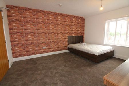 Fishergate Hill Top Floor, PRESTON, Lancashire PR1 8JD - Photo 2