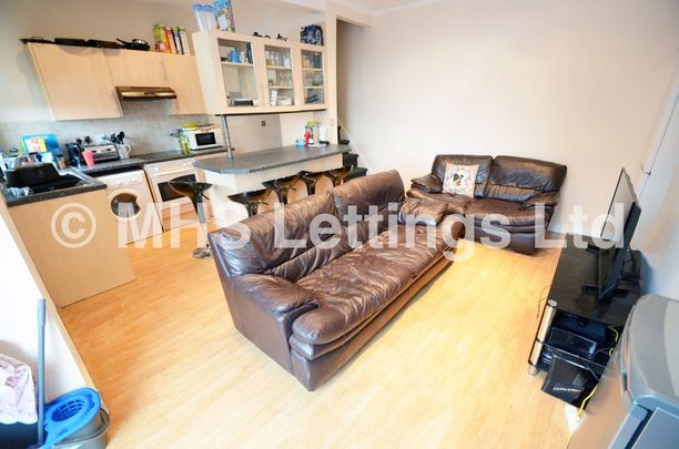 3 Bedroom End Terraced House for rent in Knowle Terrace - Photo 1