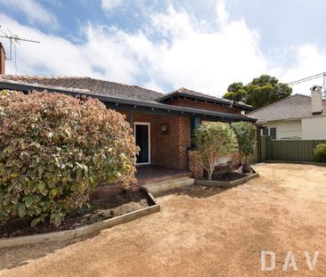 Charming 2 bedroom 1 bathroom home in prime location! - Photo 5