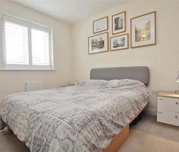Brookwood Farm Drive, Woking, Surrey, GU21 - Photo 4