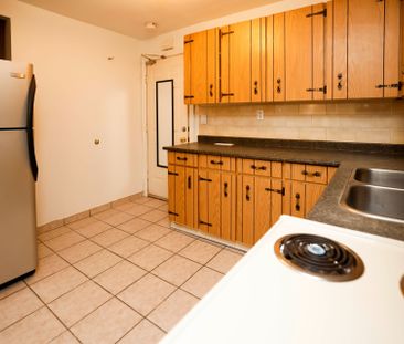 For Lease - 37 Holland Street Unit# 3, Bradford West Gwillimbury, O... - Photo 6