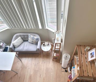 RENOVATED LARGE FURNISHED LOFT APARTMENT WITH FLOORBOARDS AT BROADW... - Photo 1