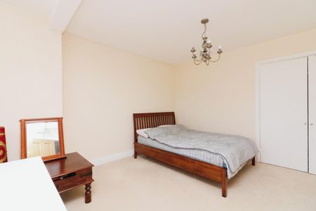 4 bedroom detached house to rent - Photo 4