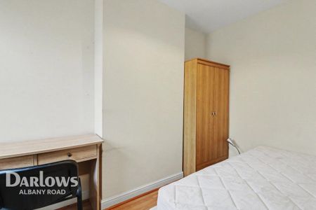 3 bedroom apartment to rent - Photo 2