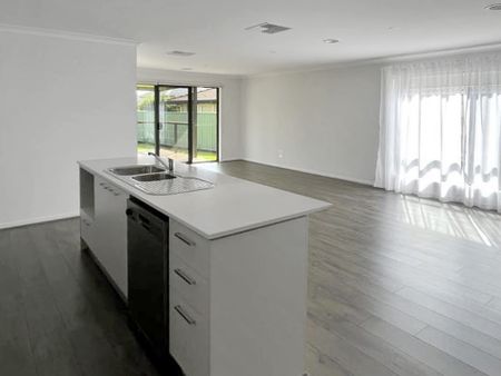 722 UNION ROAD, Glenroy NSW 2640 - House For Rent | Domain - Photo 3