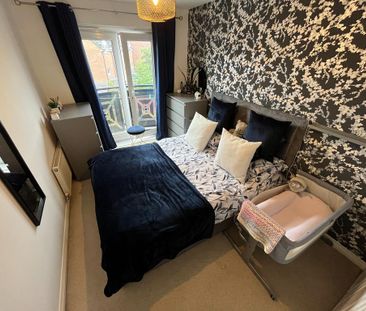2 bedroom flat to rent - Photo 4