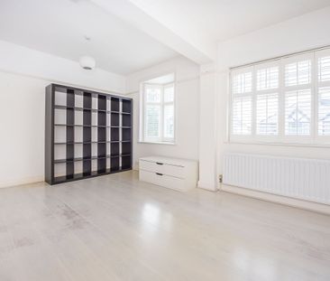 3 bedroom semi-detached house to rent - Photo 6