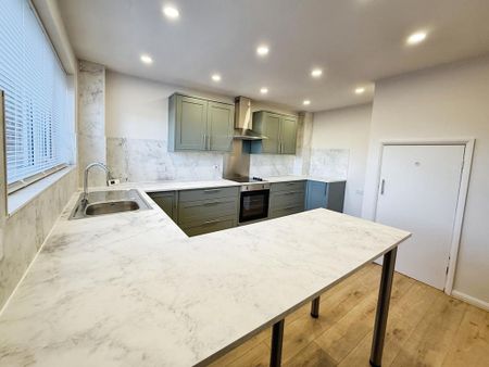 3 bedroom terraced house to rent - Photo 5