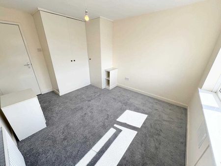 Wolds Drive, Keyworth, Nottingham - Photo 3