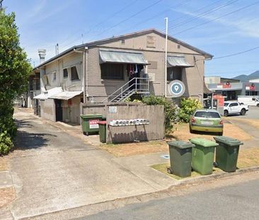 RENOVATED 1 BEDROOM IN QUIET COMPLEX - Photo 2