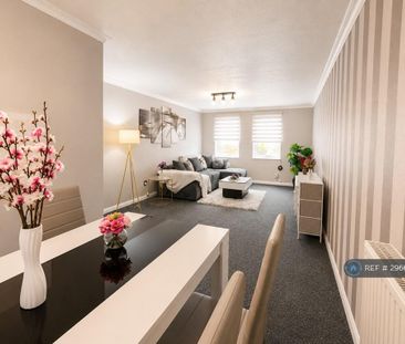 2 bedroom flat to rent - Photo 2