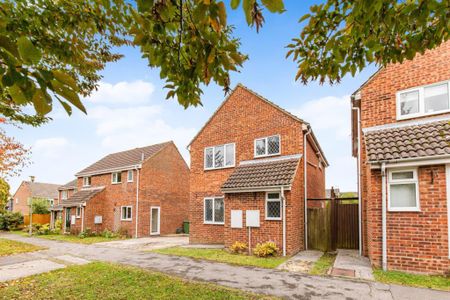 Copperfield Close, Wantage - Photo 2