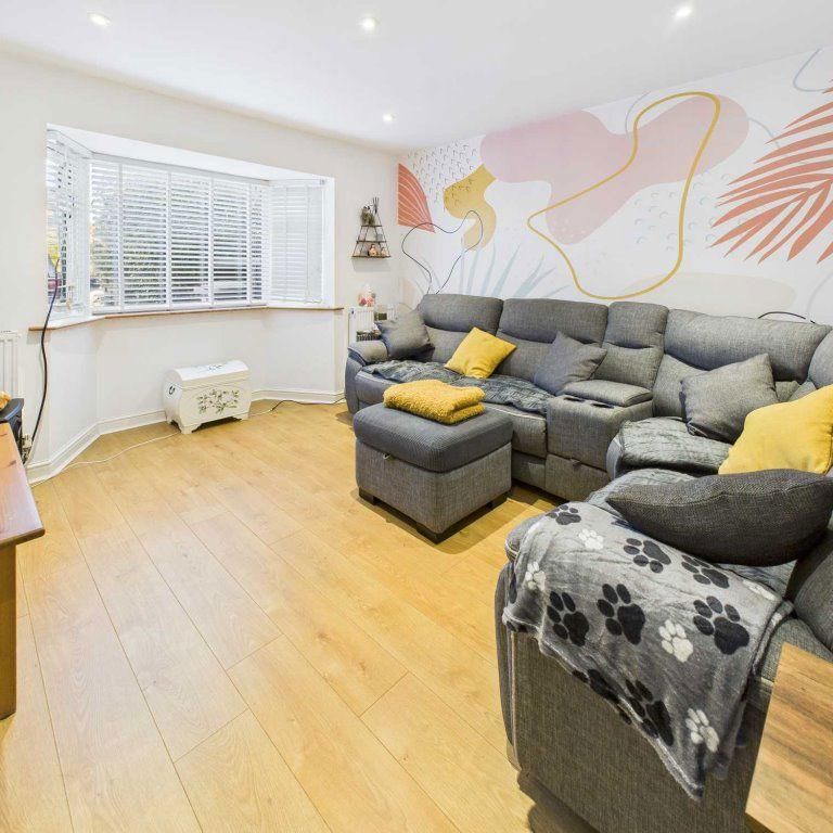 5 bedroom semi-detached house to rent - Photo 1